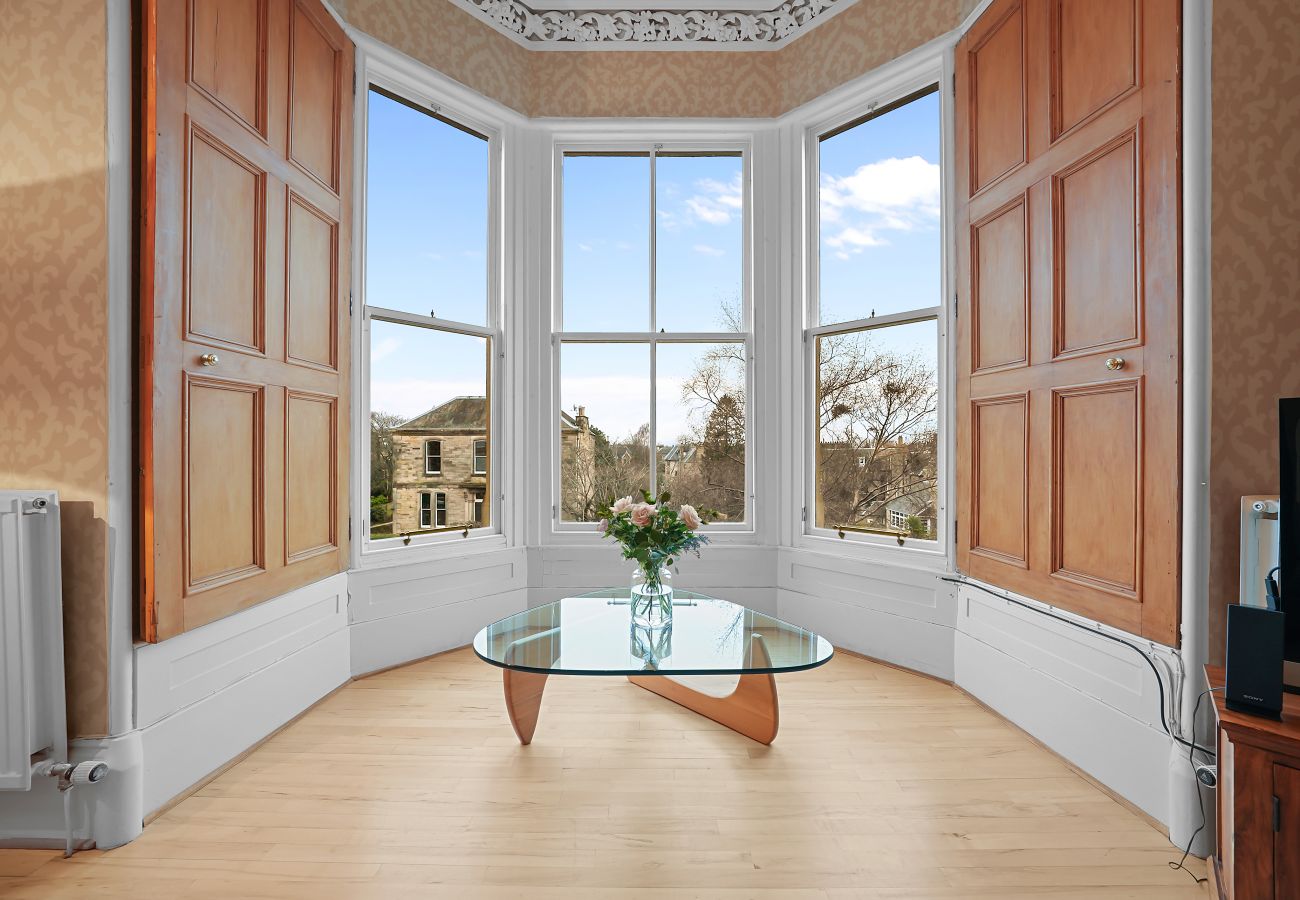 Rent by room in Edinburgh - Merchiston 1 Room in Shared Apartment with Parking - Edinburgh