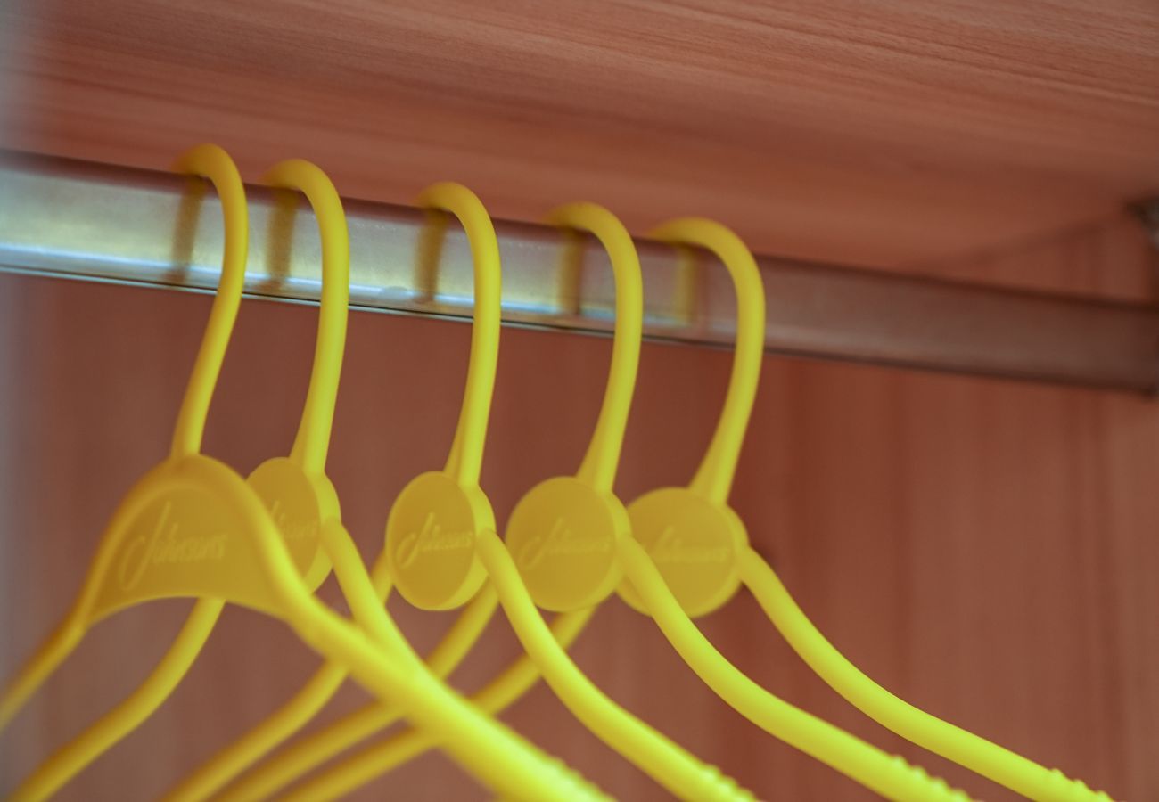 Rent by room in Edinburgh - Merchiston 1 Room in Shared Apartment with Parking - Edinburgh