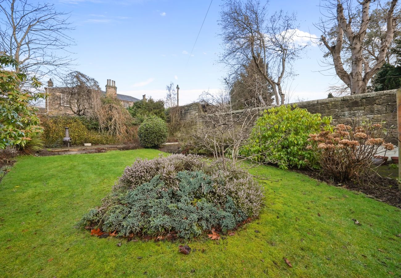 Rent by room in Edinburgh - Merchiston 1 Room in Shared Apartment with Parking - Edinburgh