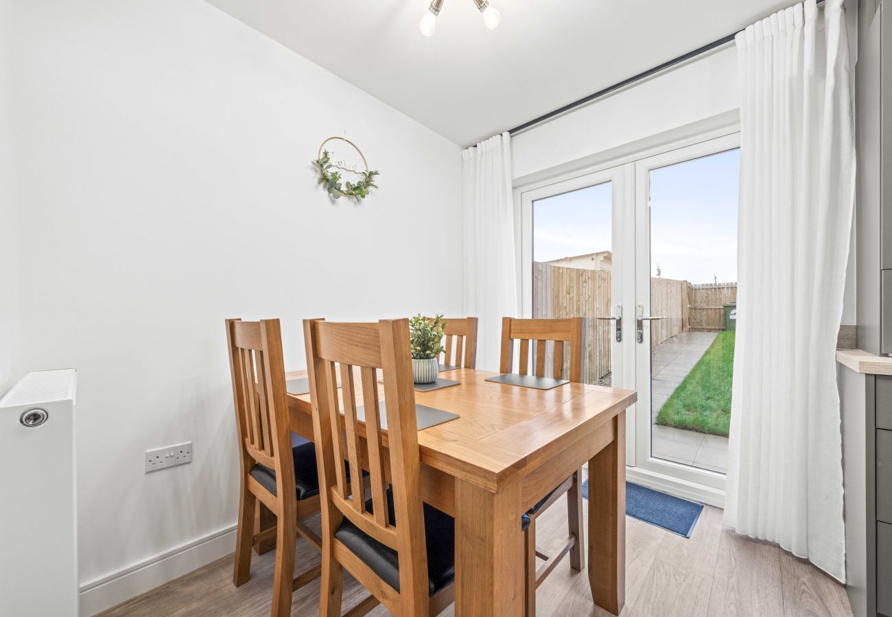 House in Dalkeith - Fern Walk Cosy 3 Bedroom House - Dalkeith