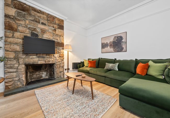 Apartment in Edinburgh - Burnets Close 2 Bedroom Apartment - Edinburgh