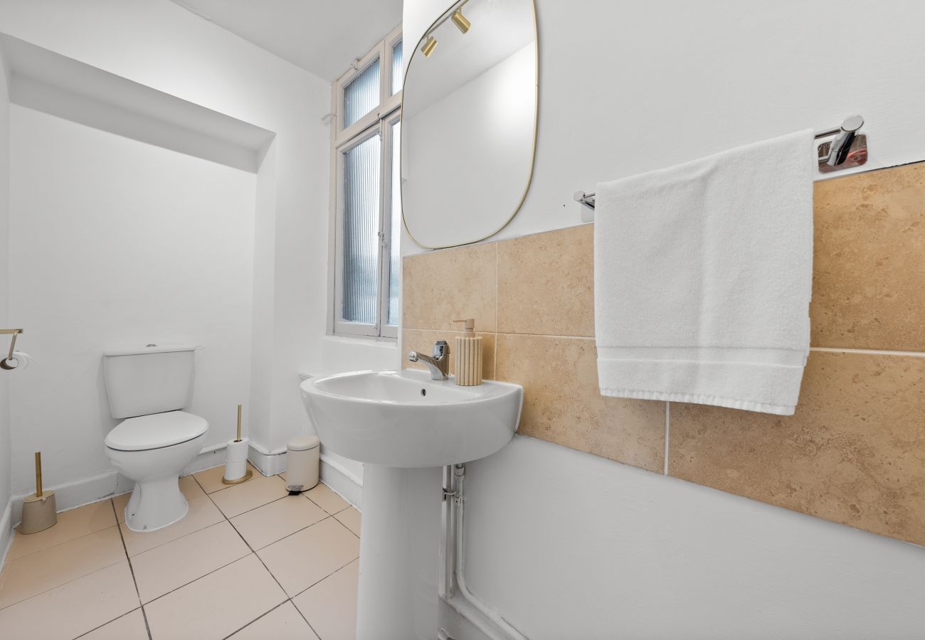 Apartment in Edinburgh - Burnets Close 2 Bedroom Apartment - Edinburgh