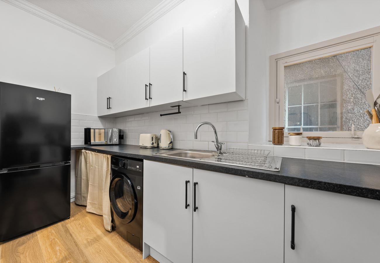 Apartment in Edinburgh - Burnets Close 2 Bedroom Apartment - Edinburgh