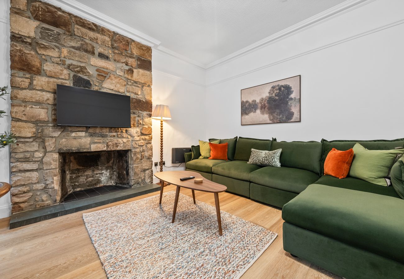 Apartment in Edinburgh - Burnets Close 2 Bedroom Apartment - Edinburgh
