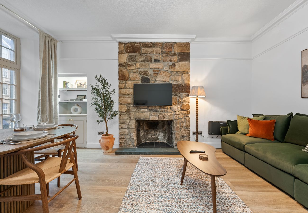 Apartment in Edinburgh - Burnets Close 2 Bedroom Apartment - Edinburgh