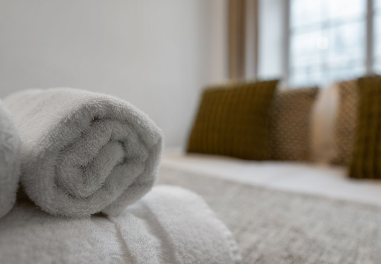 Apartment in Edinburgh - Burnets Close 2 Bedroom Apartment - Edinburgh