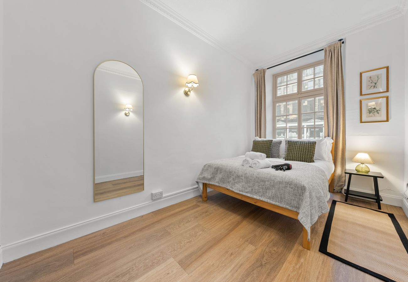 Apartment in Edinburgh - Burnets Close 2 Bedroom Apartment - Edinburgh