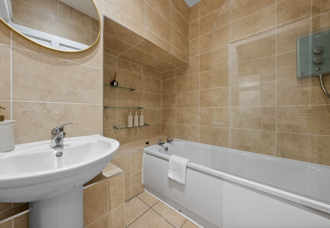Apartment in Edinburgh - Burnets Close 2 Bedroom Apartment - Edinburgh