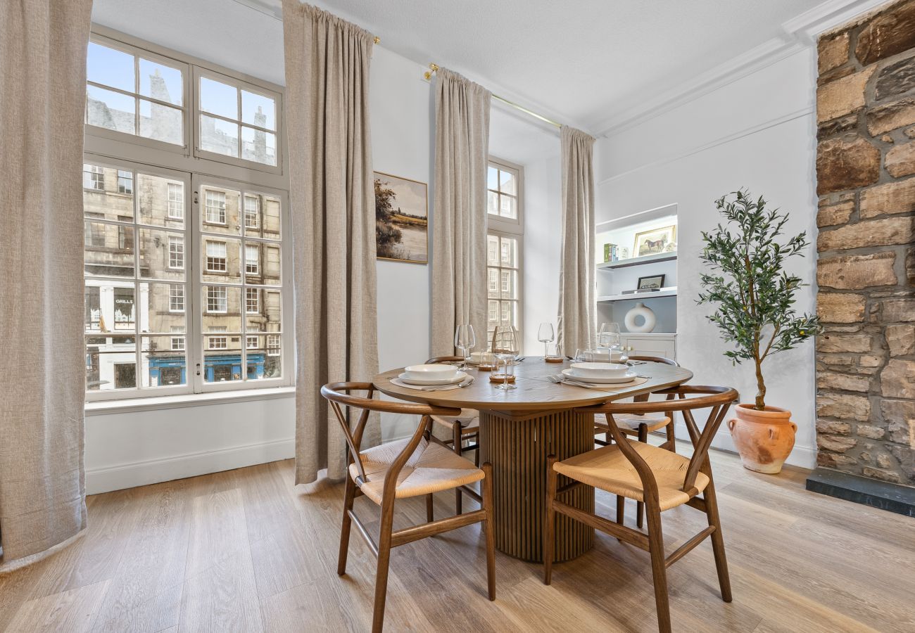 Apartment in Edinburgh - Burnets Close 2 Bedroom Apartment - Edinburgh
