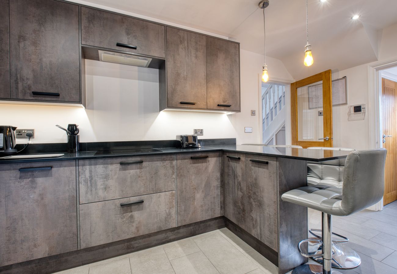 House in Westhoughton - Westhoughton 3 Bedroom House - Free Parking	