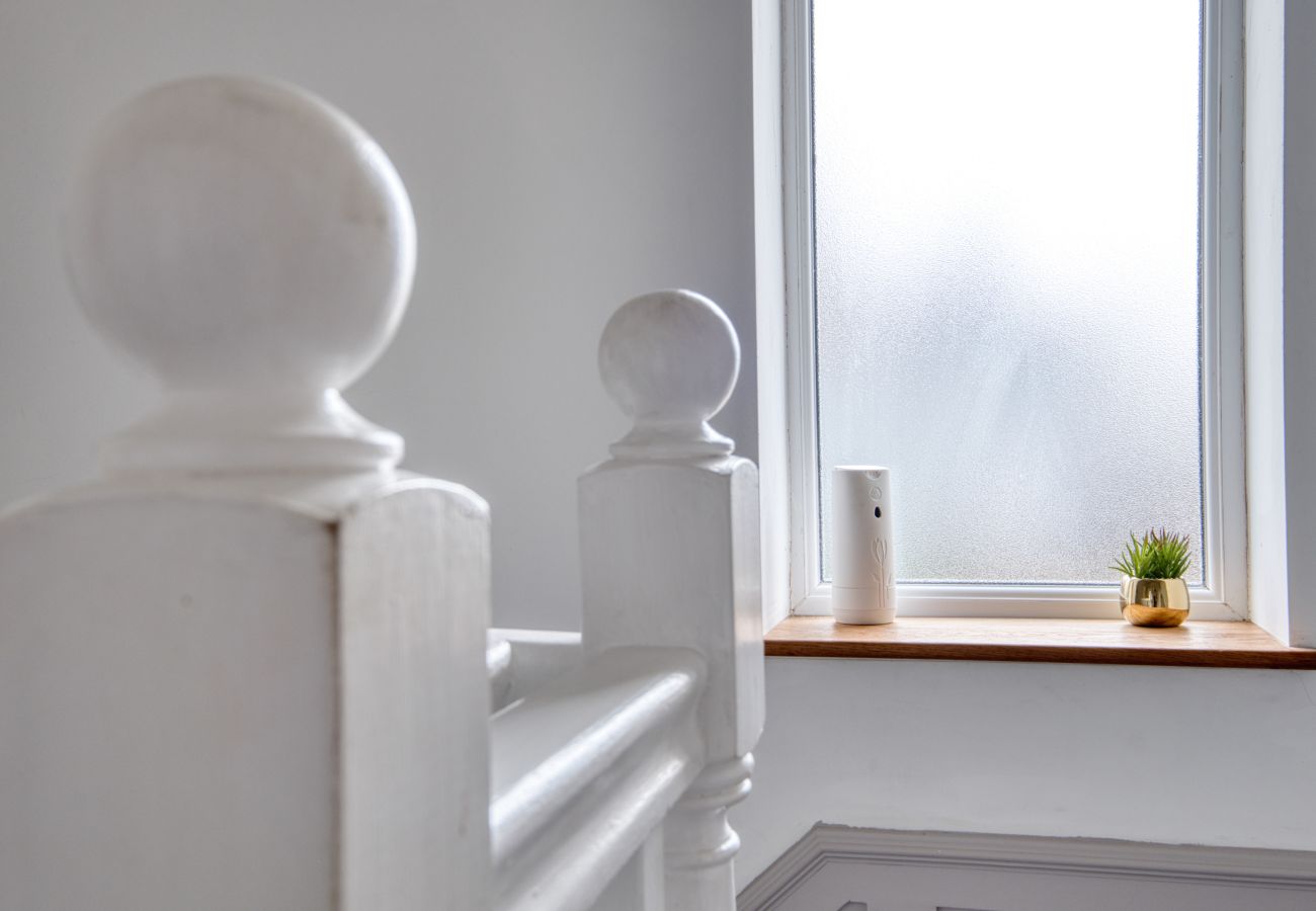 House in Westhoughton - Westhoughton 3 Bedroom House - Free Parking	