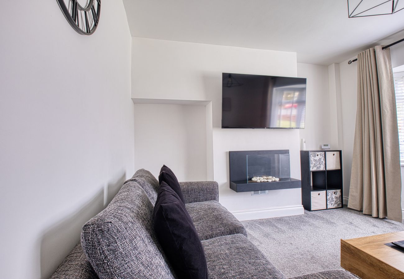 House in Westhoughton - Westhoughton 3 Bedroom House - Free Parking	