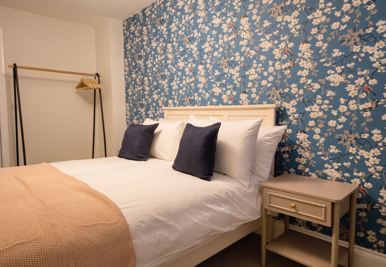 Apartment in Cheltenham - Black Caviar 2 Bedroom Apartment, Cheltenham by mySTAYINN