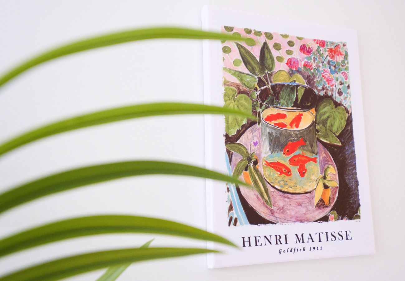 Apartment in Cheltenham - Black Caviar 2 Bedroom Apartment, Cheltenham by mySTAYINN