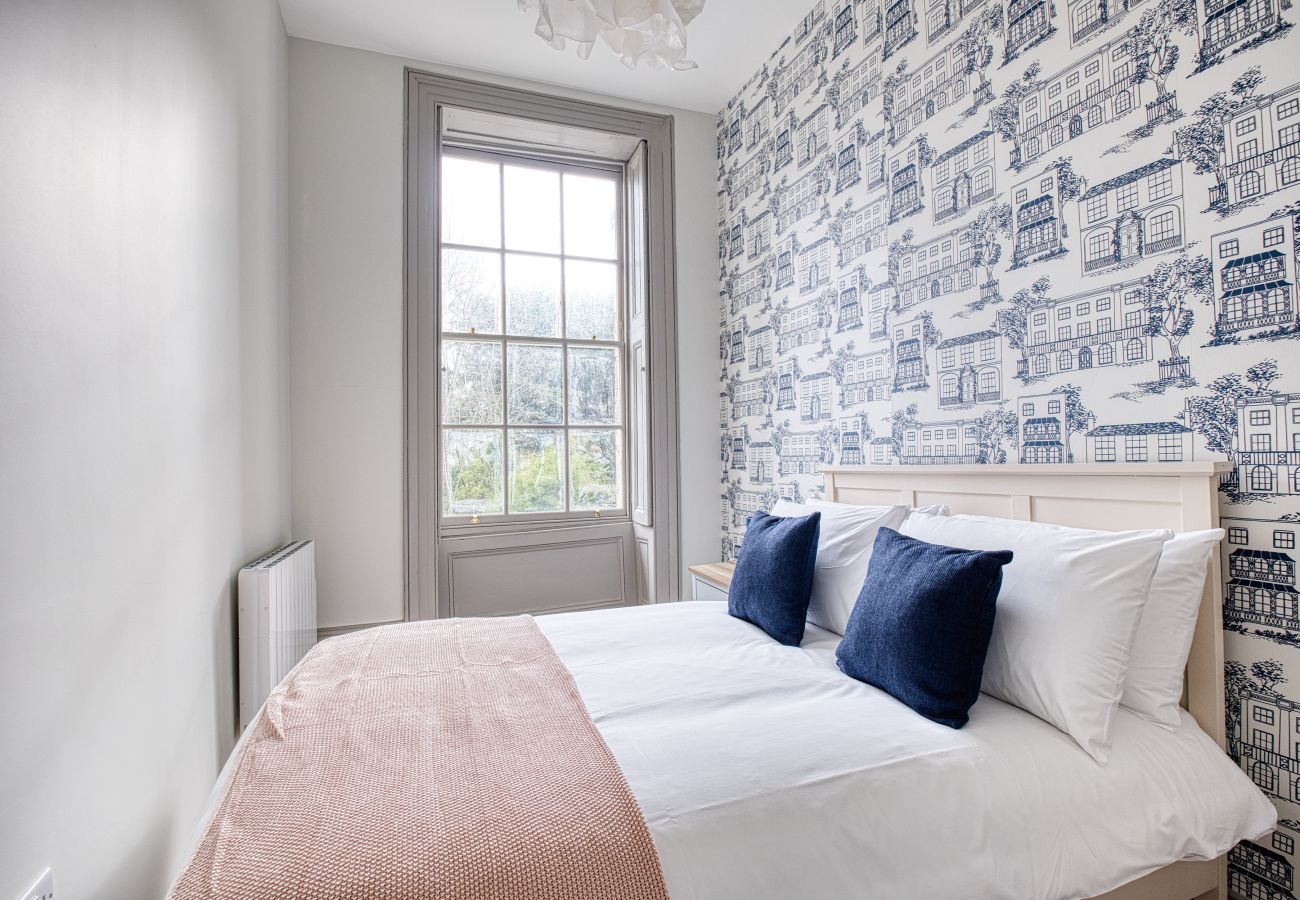 Apartment in Cheltenham - Frankel 3 Bedroom Apartment, Cheltenham by mySTAYINN