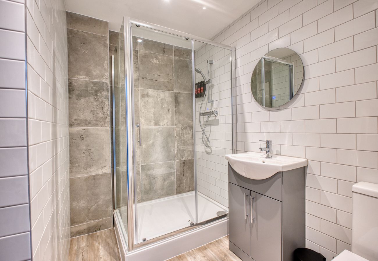 Apartment in Cheltenham - Frankel 3 Bedroom Apartment, Cheltenham by mySTAYINN