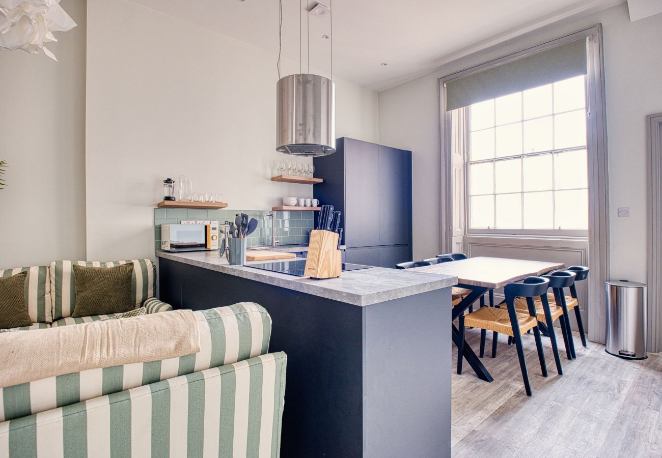 Apartment in Cheltenham - Frankel 3 Bedroom Apartment, Cheltenham by mySTAYINN