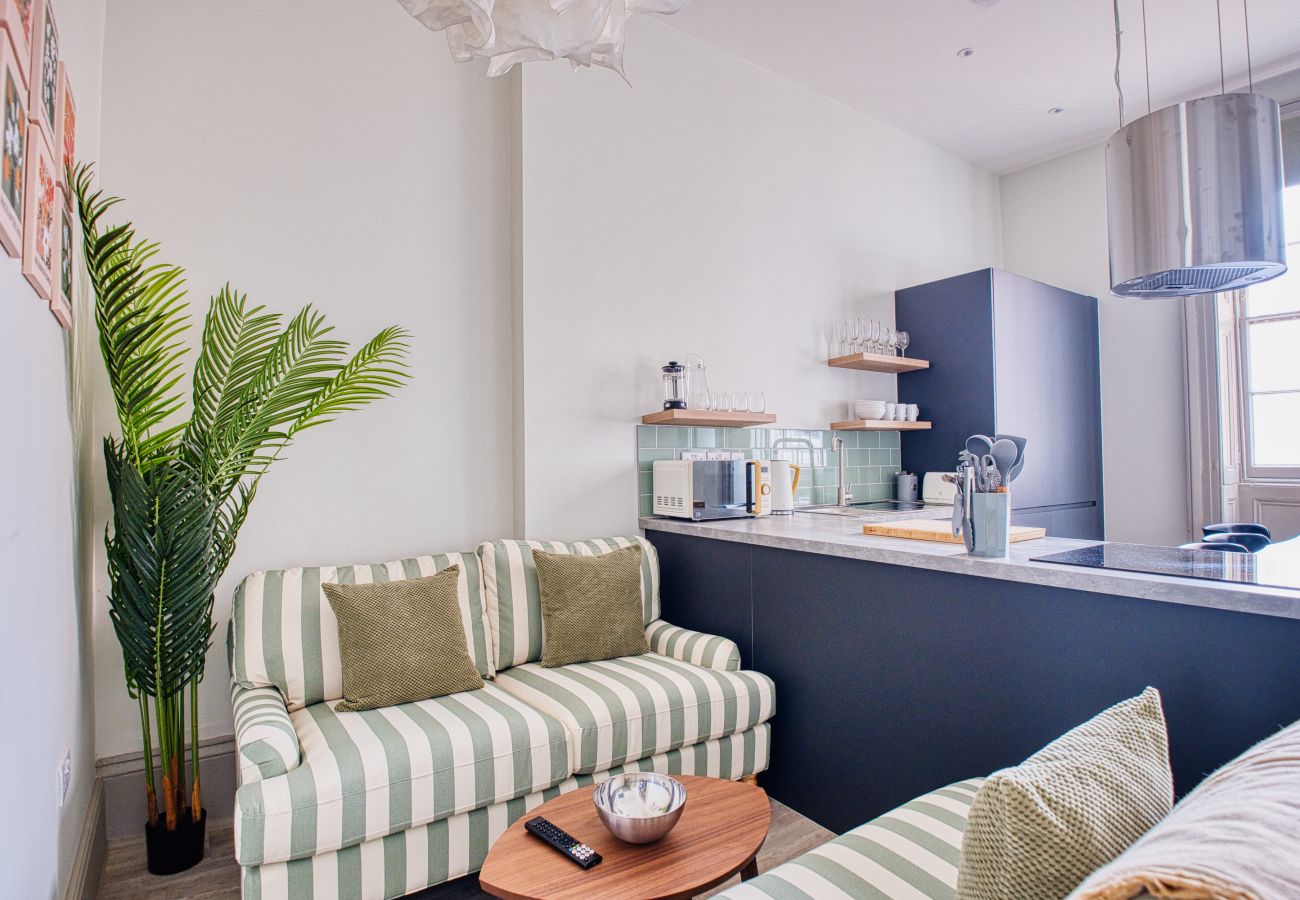 Apartment in Cheltenham - Frankel 3 Bedroom Apartment, Cheltenham by mySTAYINN