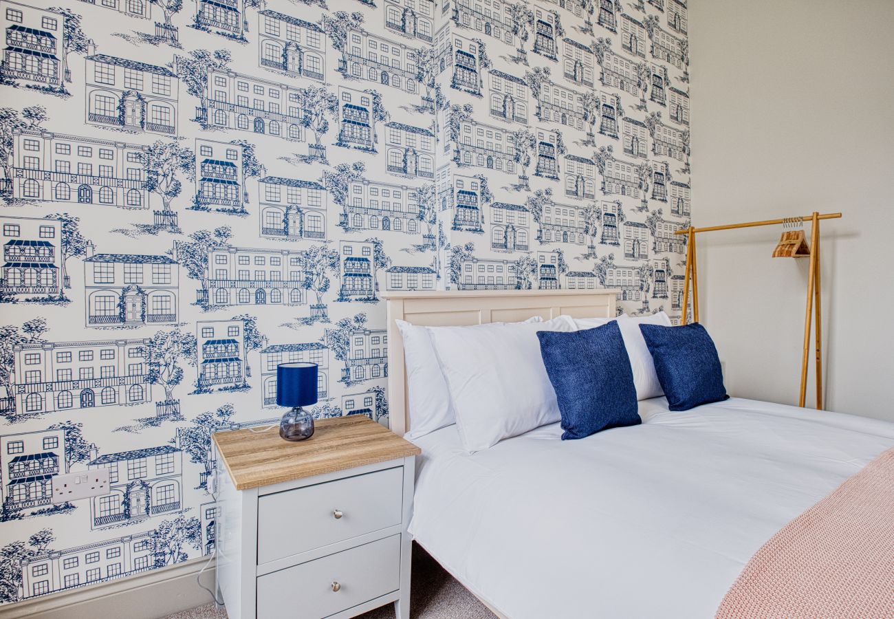 Apartment in Cheltenham - Frankel 3 Bedroom Apartment, Cheltenham by mySTAYINN