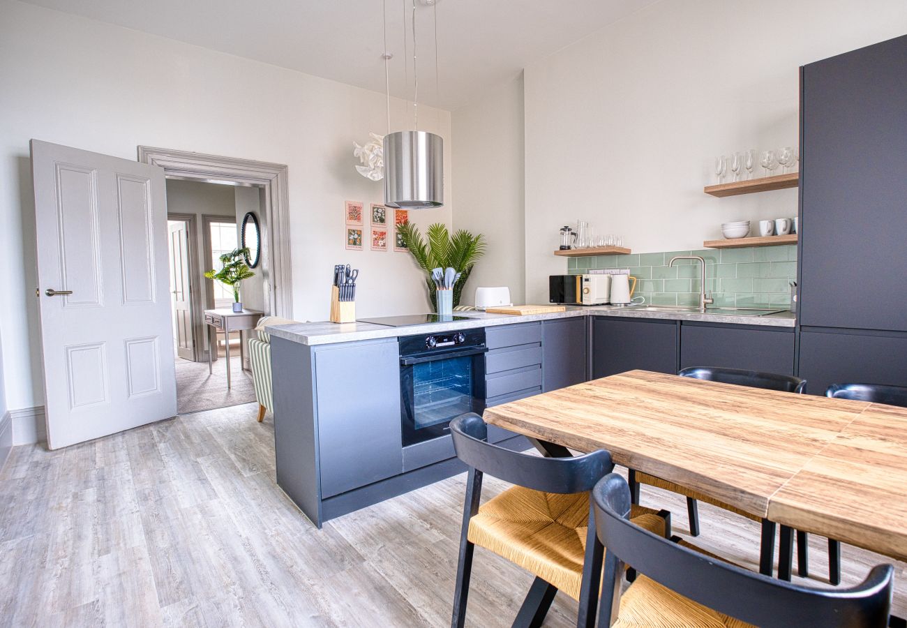 Apartment in Cheltenham - Frankel 3 Bedroom Apartment, Cheltenham by mySTAYINN