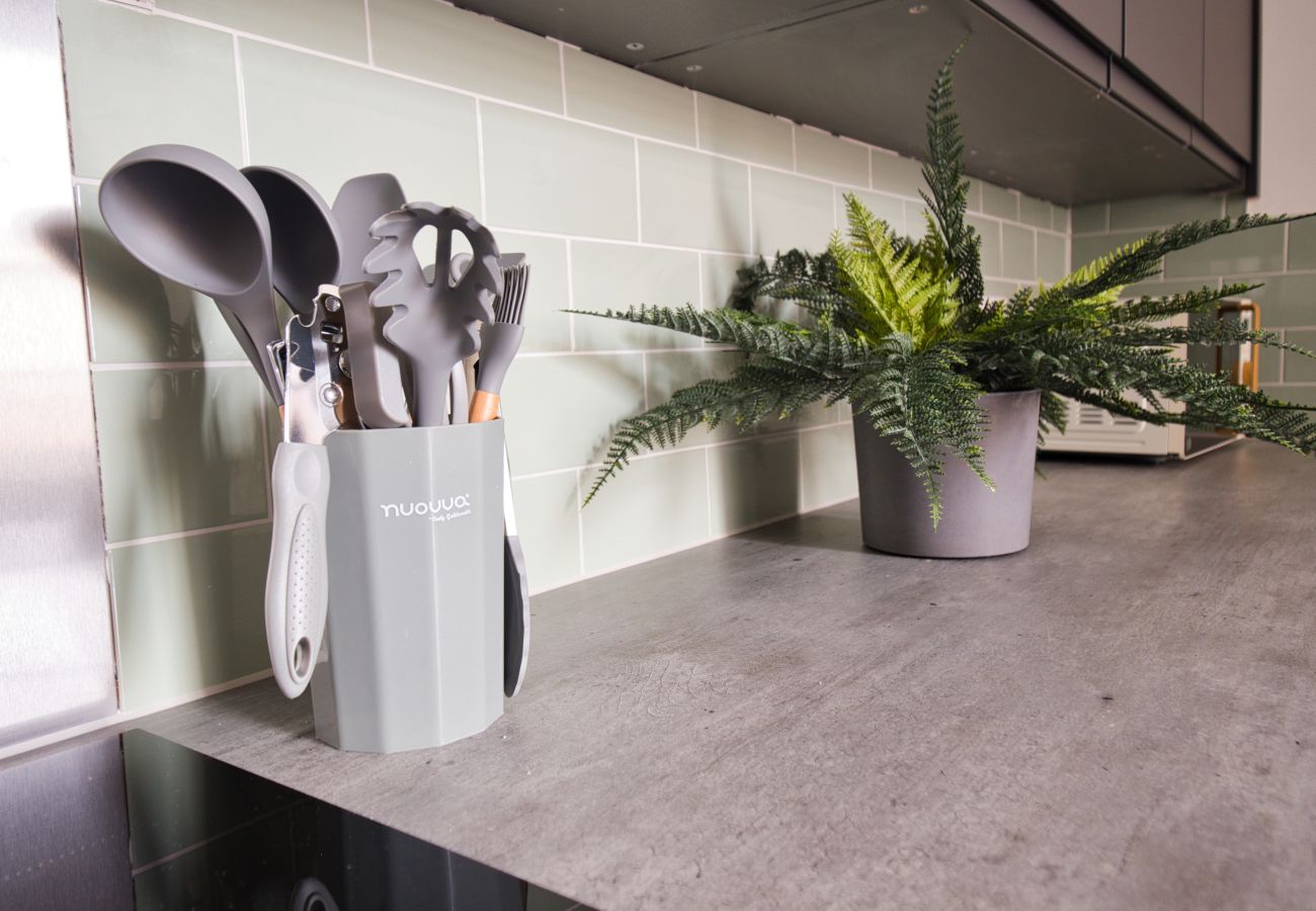 Apartment in Cheltenham - Lansdown 1 Bedroom Apartment, Cheltenham by mySTAYINN