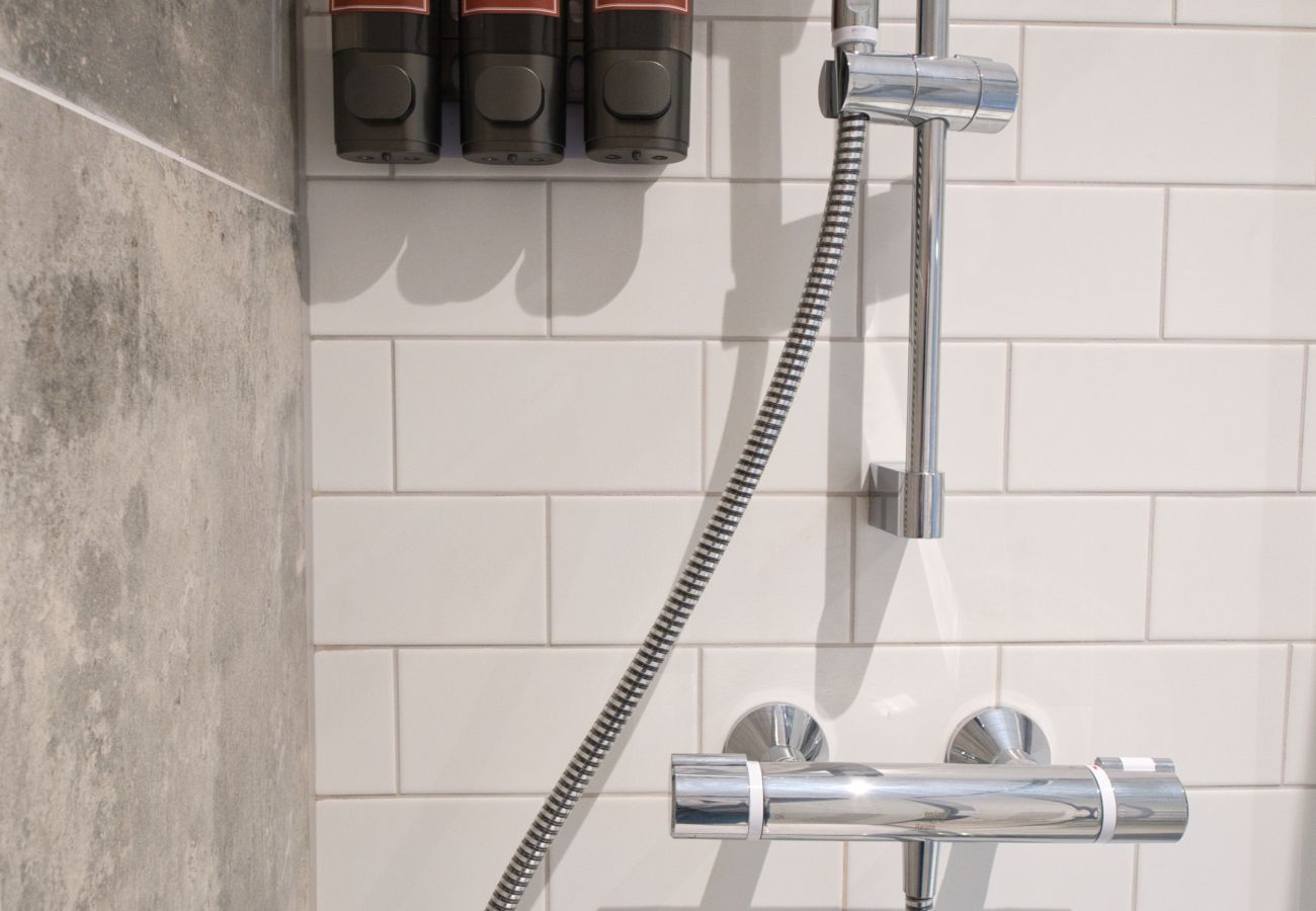 Apartment in Cheltenham - Lansdown 1 Bedroom Apartment, Cheltenham by mySTAYINN