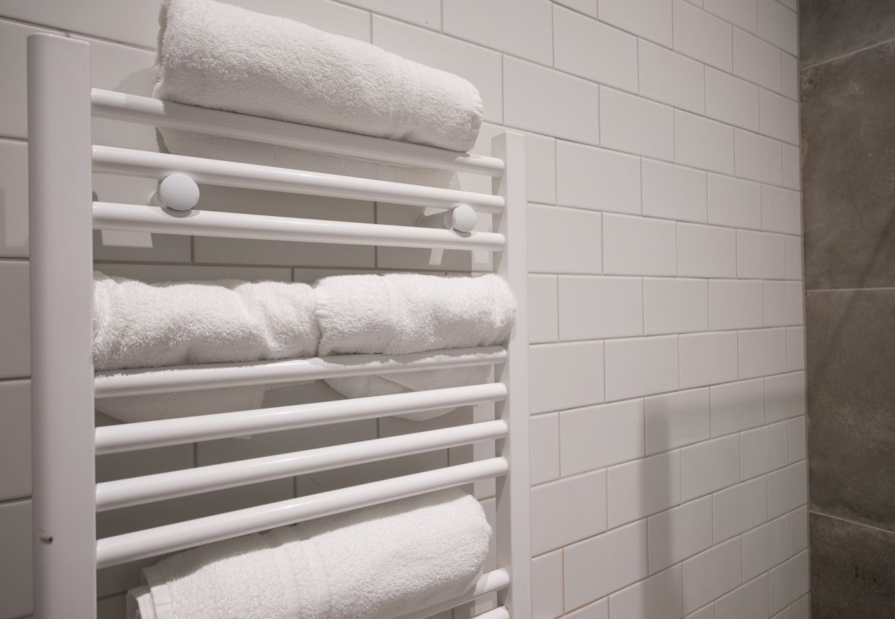 Apartment in Cheltenham - Lansdown 1 Bedroom Apartment, Cheltenham by mySTAYINN