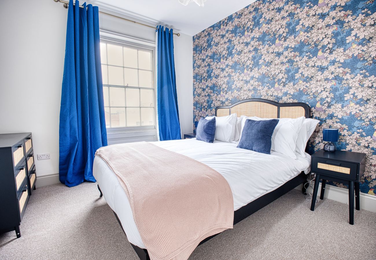 Apartment in Cheltenham - Lansdown 1 Bedroom Apartment, Cheltenham by mySTAYINN