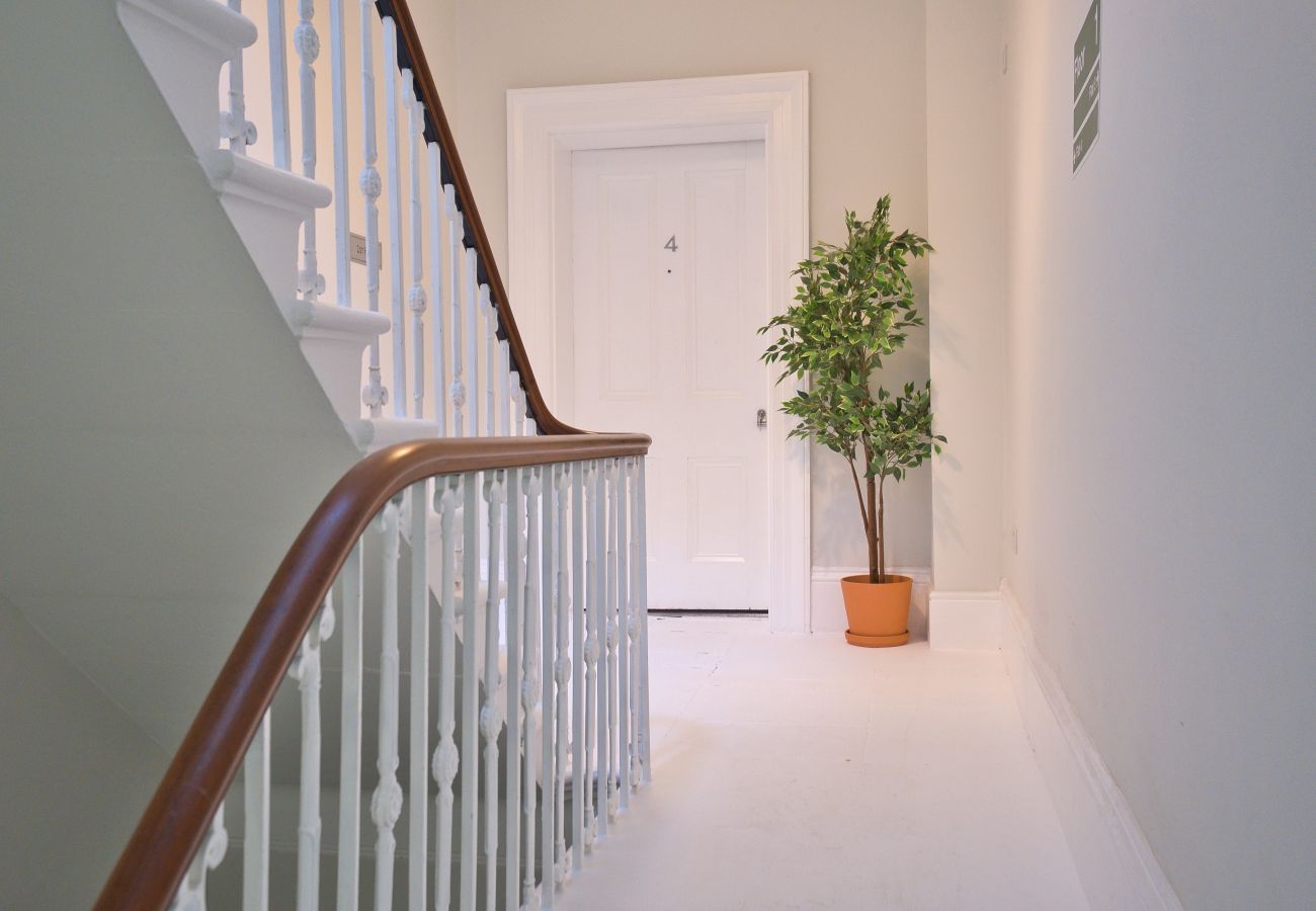 Apartment in Cheltenham - Lansdown 1 Bedroom Apartment, Cheltenham by mySTAYINN