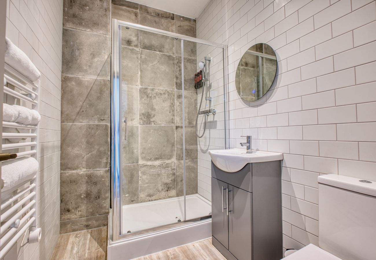 Apartment in Cheltenham - Lansdown 1 Bedroom Apartment, Cheltenham by mySTAYINN