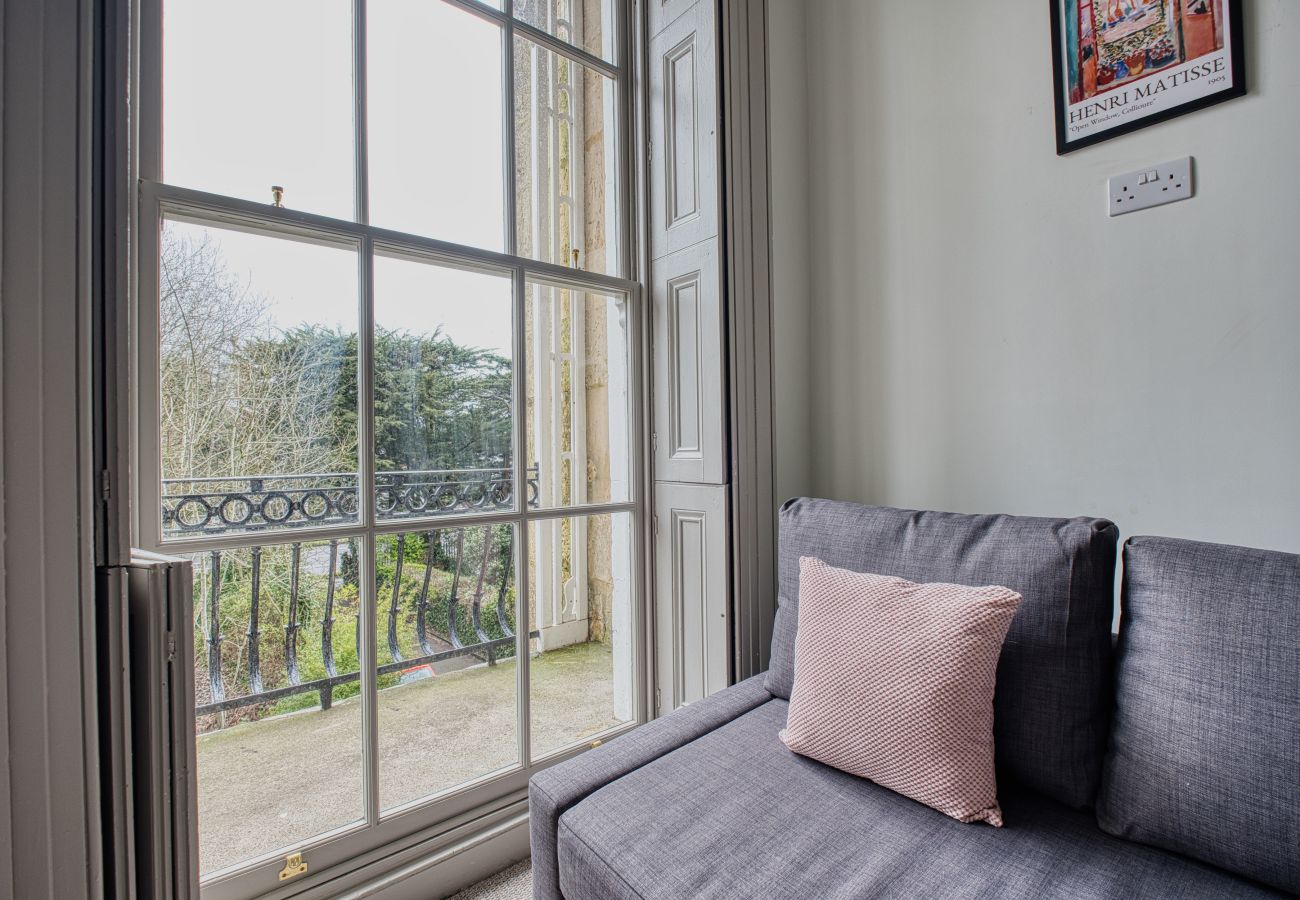 Apartment in Cheltenham - Montpellier 1 Bedroom Apartment, Cheltenham  by mySTAYINN