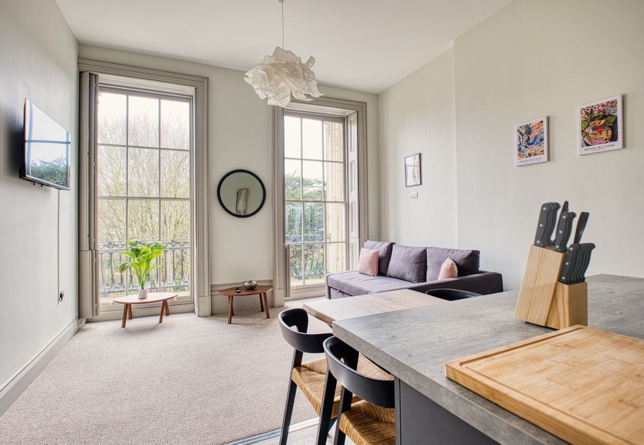 Apartment in Cheltenham - Montpellier 1 Bedroom Apartment, Cheltenham  by mySTAYINN