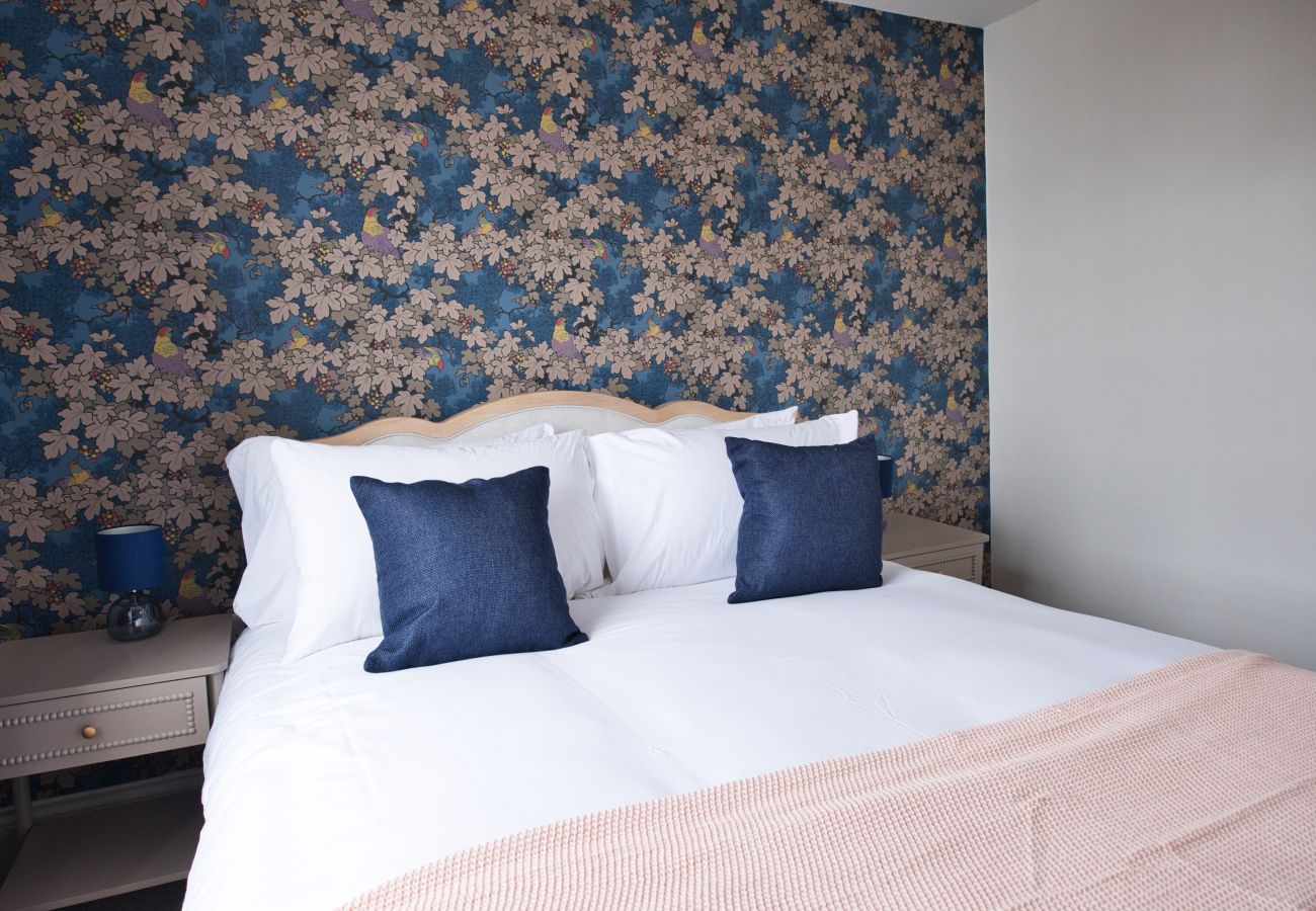 Apartment in Cheltenham - Prestbury 1 Bedroom Apartment, Cheltenham by mySTAYINN