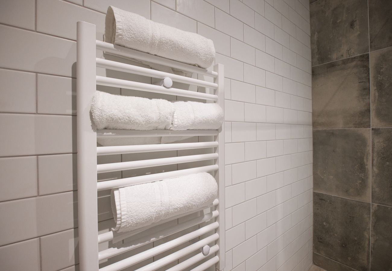 Apartment in Cheltenham - Prestbury 1 Bedroom Apartment, Cheltenham by mySTAYINN