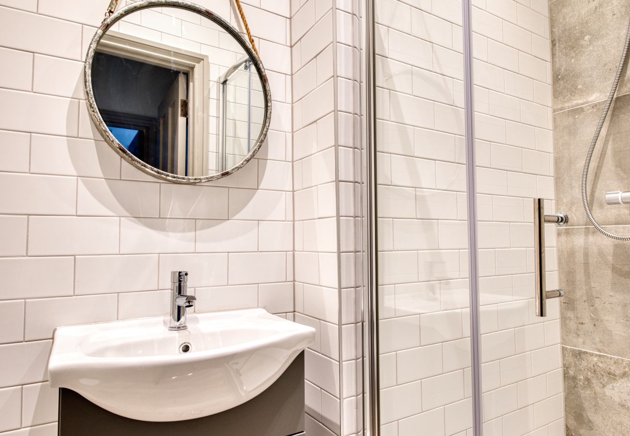 Apartment in Cheltenham - Regency 1 Bedroom Apartment, Cheltenham by mySTAYINN