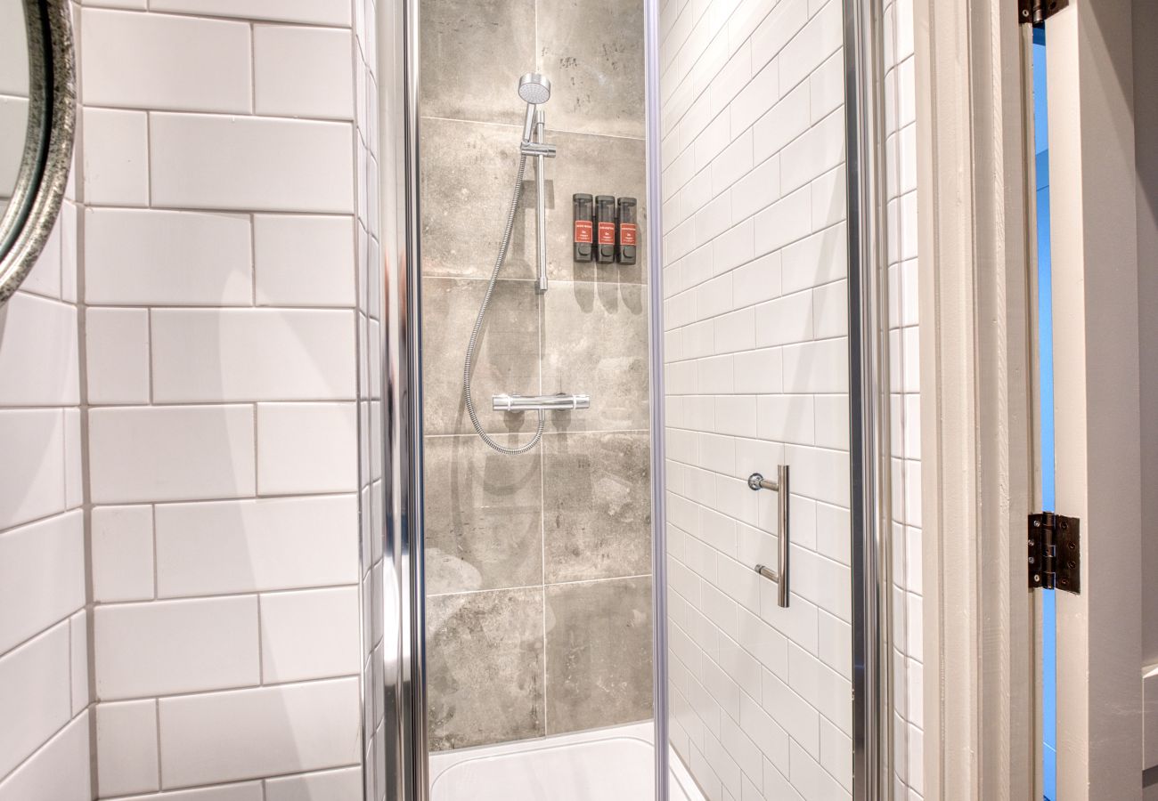 Apartment in Cheltenham - Regency 1 Bedroom Apartment, Cheltenham by mySTAYINN