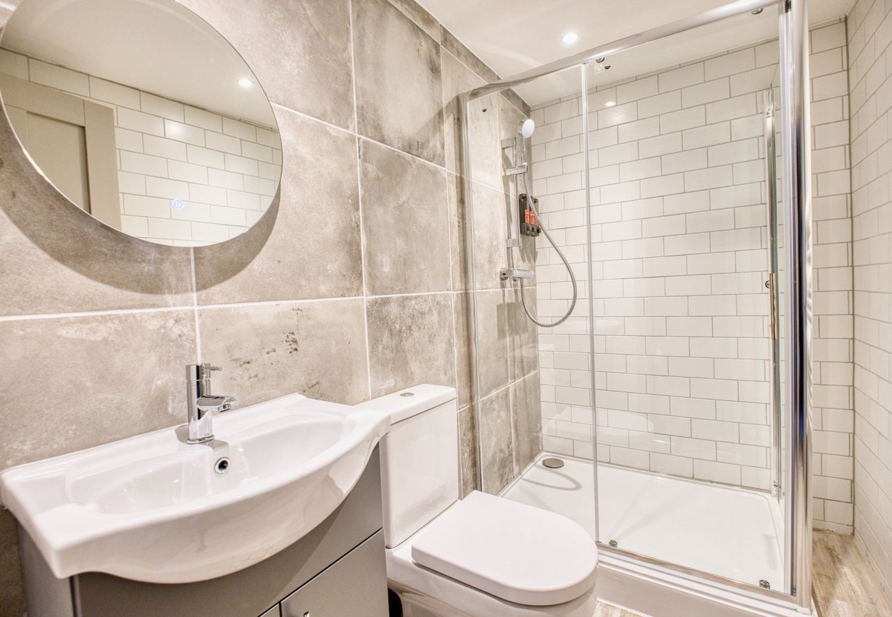 Apartment in Cheltenham - Shergar 1 Bedroom Apartment, Cheltenham by mySTAYINN