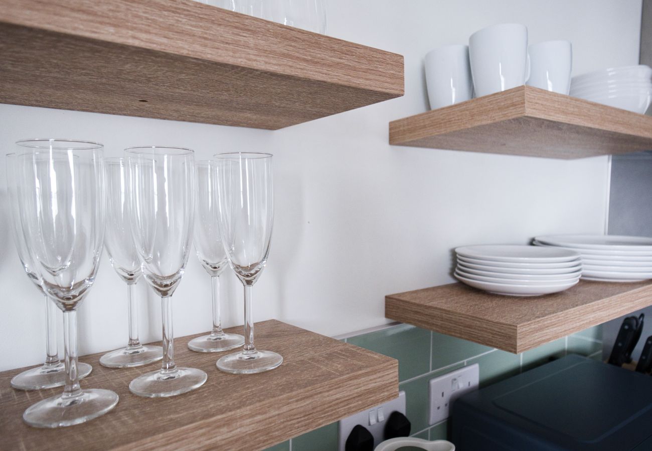 Apartment in Cheltenham - Shergar 1 Bedroom Apartment, Cheltenham by mySTAYINN