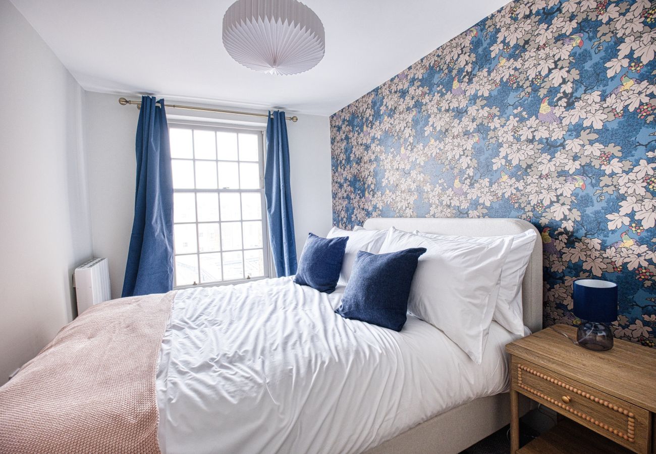 Apartment in Cheltenham - Shergar 1 Bedroom Apartment, Cheltenham by mySTAYINN