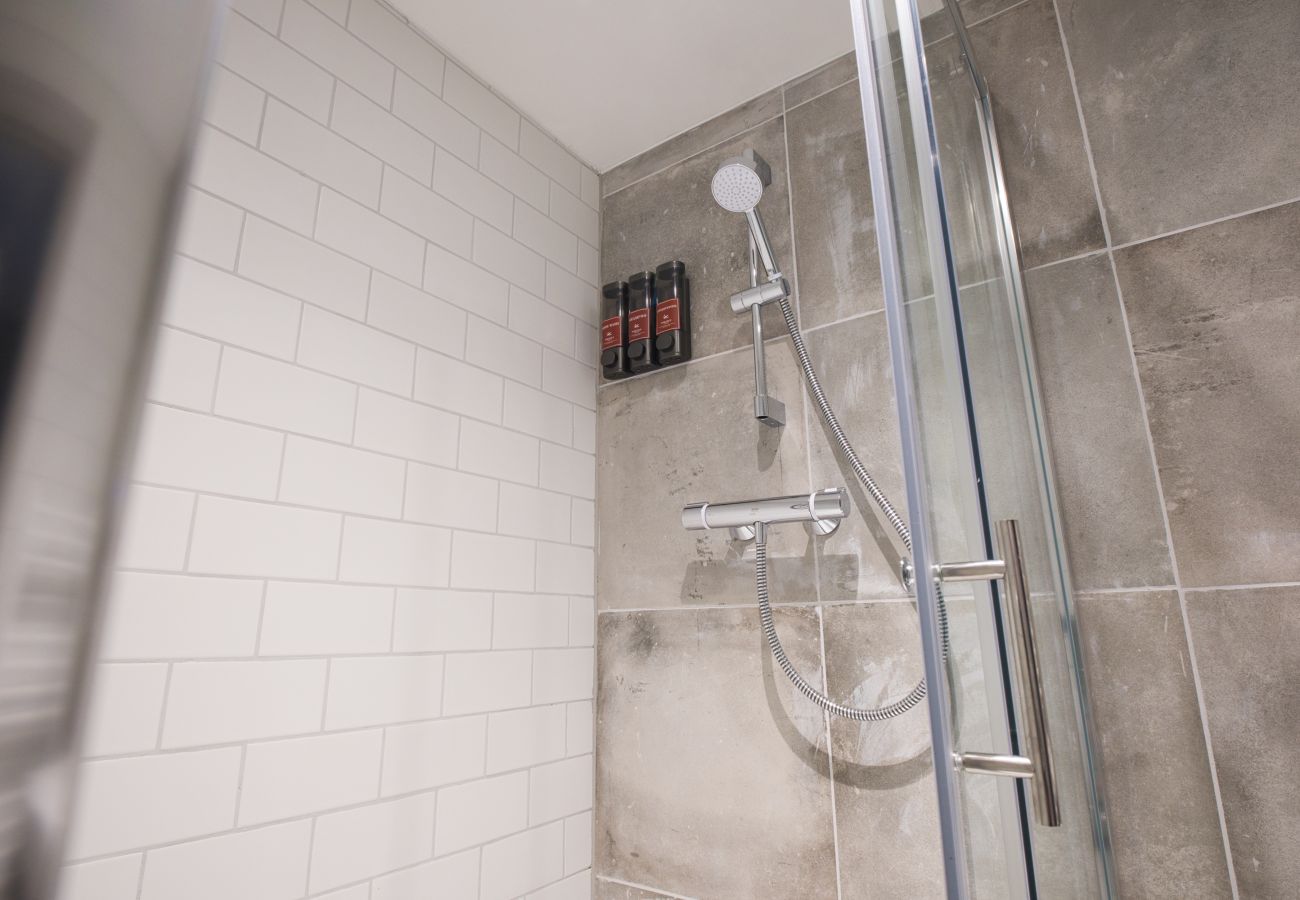 Apartment in Cheltenham - The Pavilion 1 Bedorom Apartment, Cheltenham by mySTAYINN