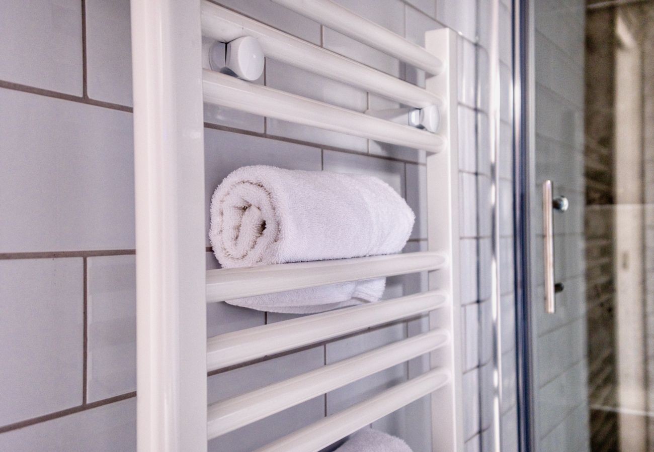 Cottage in Cheltenham - Ivy Cottage, 1 Bedroom, Cheltenham City Centre by mySTAYINN