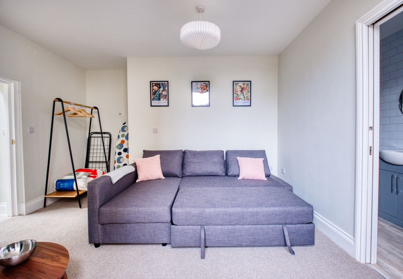 Cottage in Cheltenham - Ivy Cottage, 1 Bedroom, Cheltenham City Centre by mySTAYINN