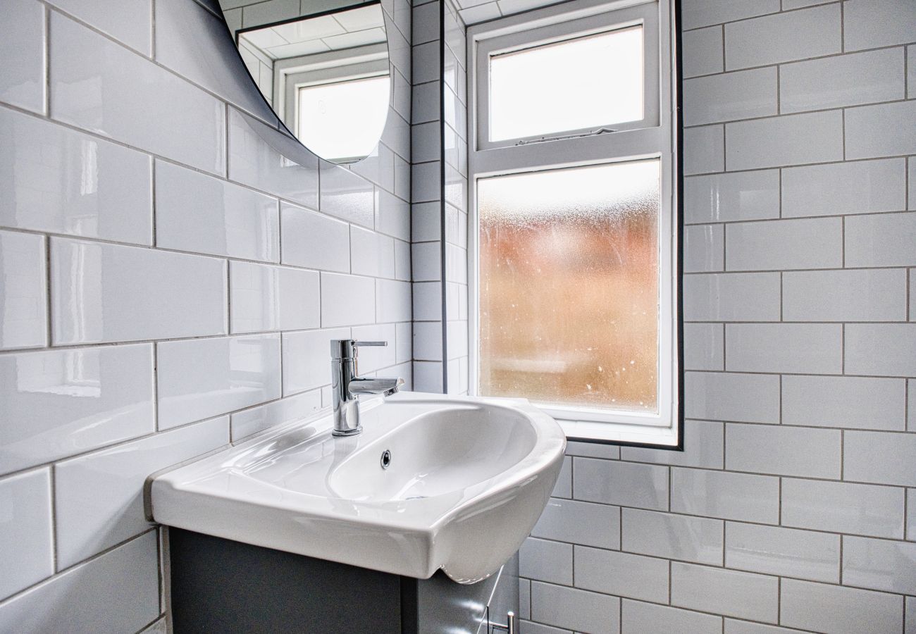 Cottage in Cheltenham - Ivy Cottage, 1 Bedroom, Cheltenham City Centre by mySTAYINN