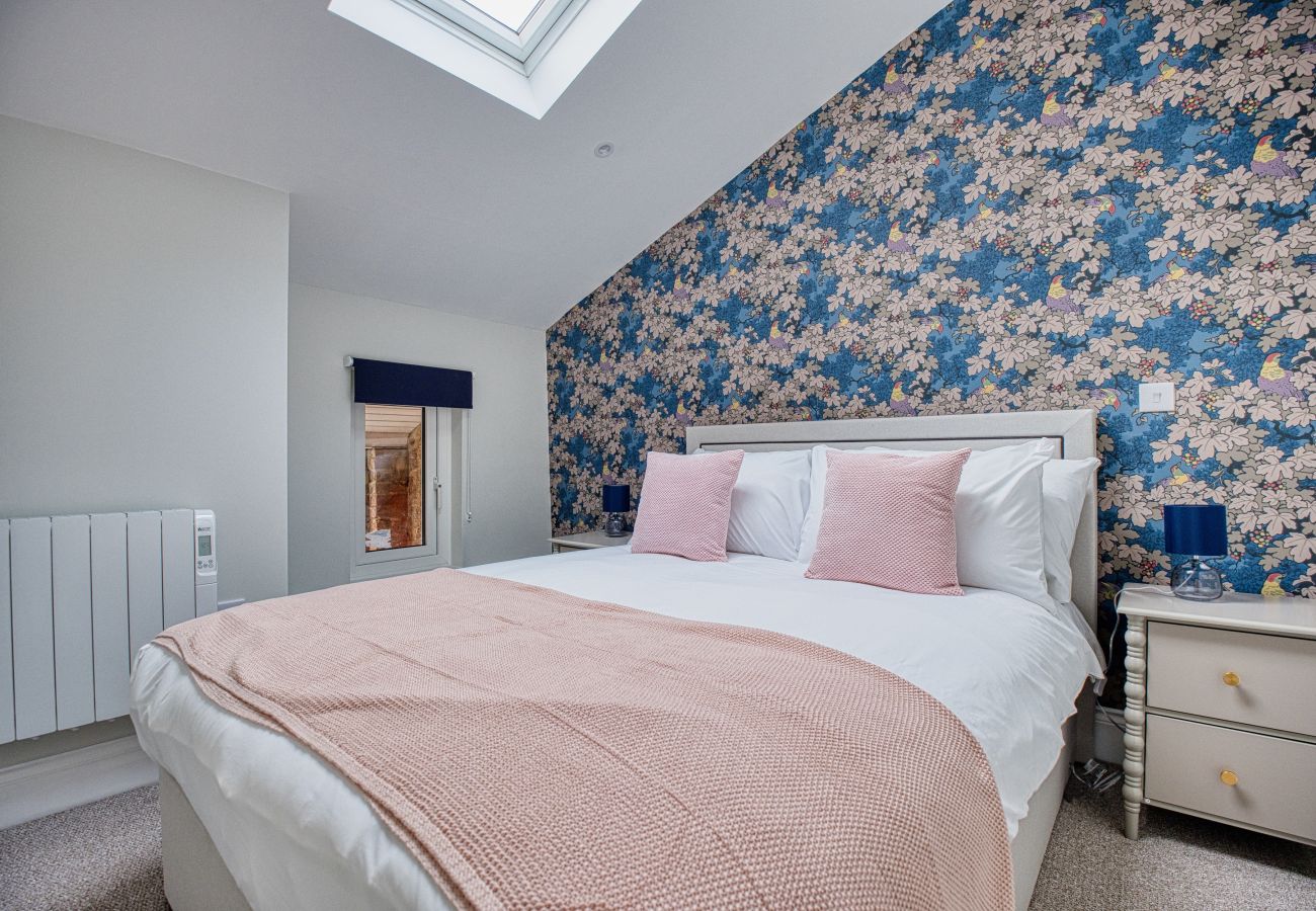 Cottage in Cheltenham - Ivy Cottage, 1 Bedroom, Cheltenham City Centre by mySTAYINN