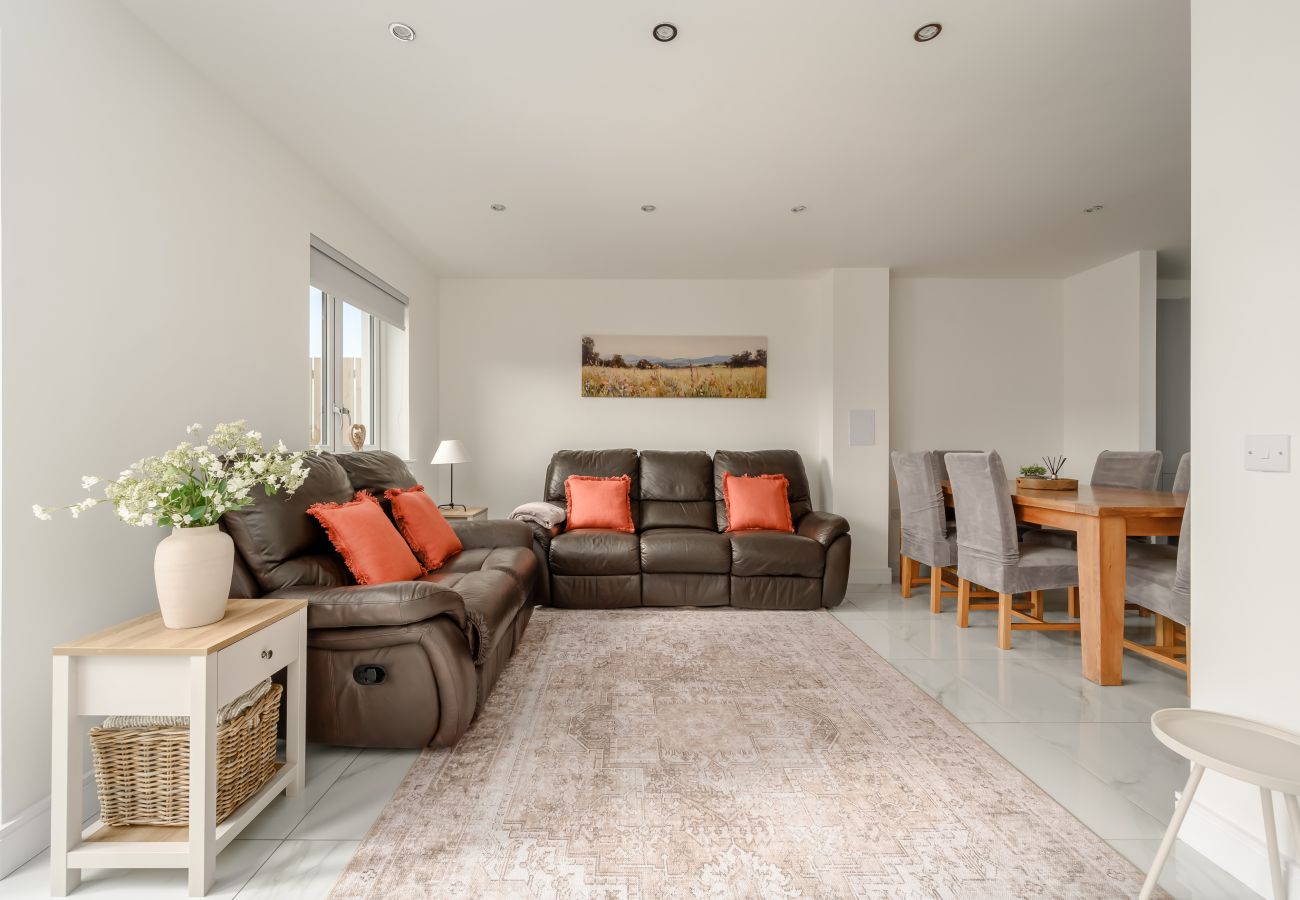 House in Dalkeith -  Heather Way 4 Bedroom House - Mayfield, Dalkeith