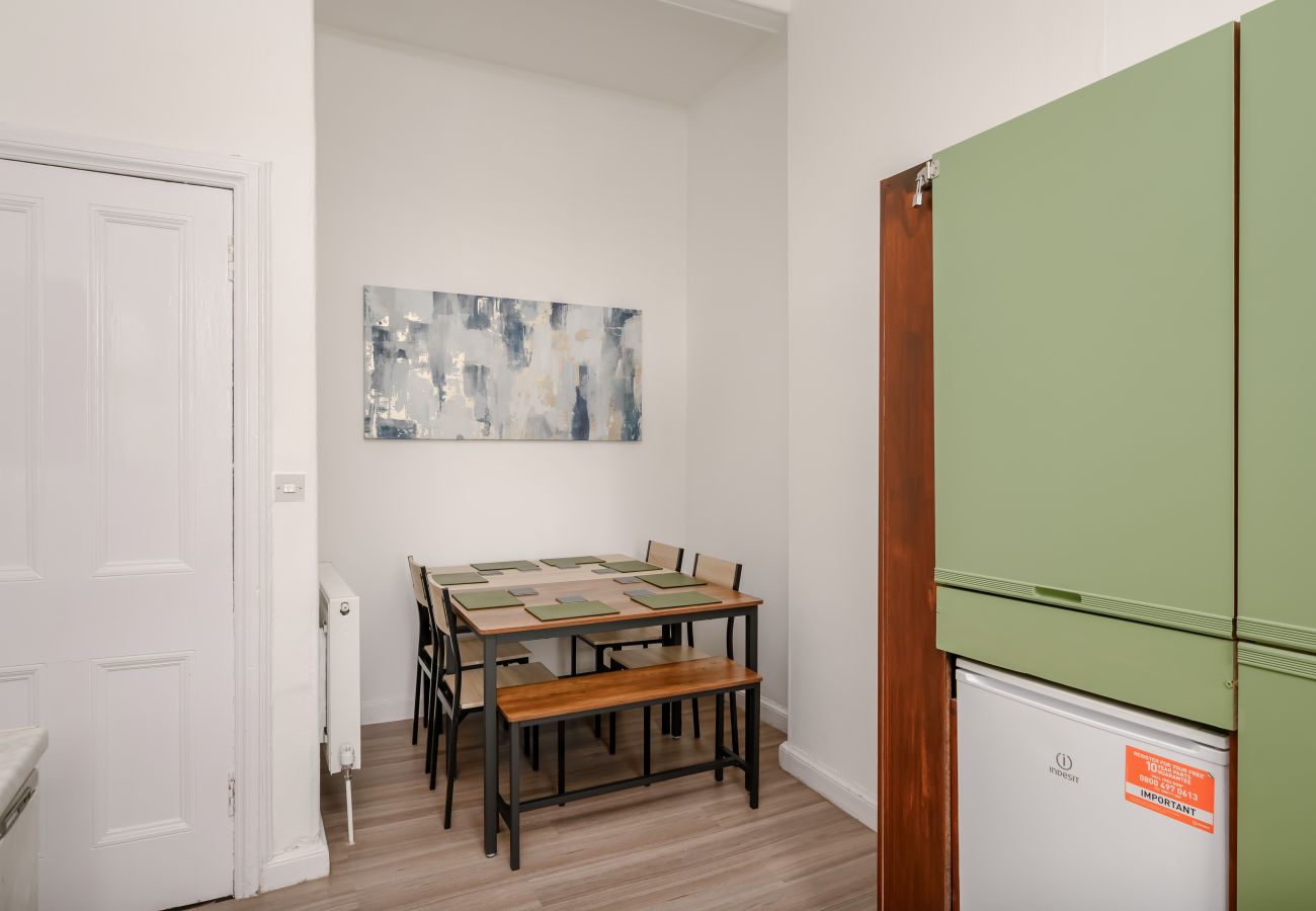 Apartment in Edinburgh - Marchmont 4 Bedroom Apartment - Edinburgh
