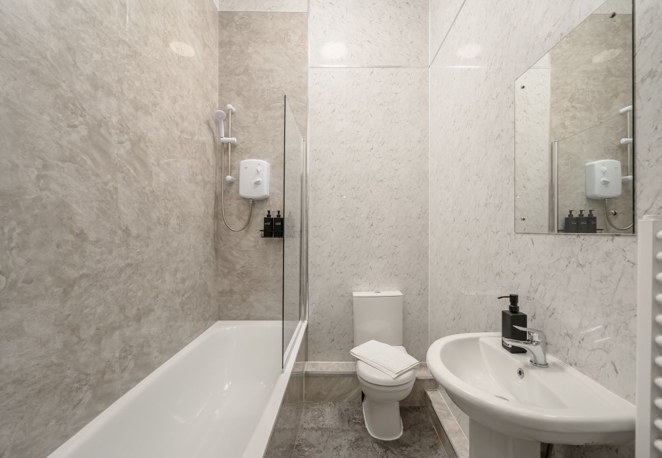 Apartment in Edinburgh - Marchmont 4 Bedroom Apartment - Edinburgh