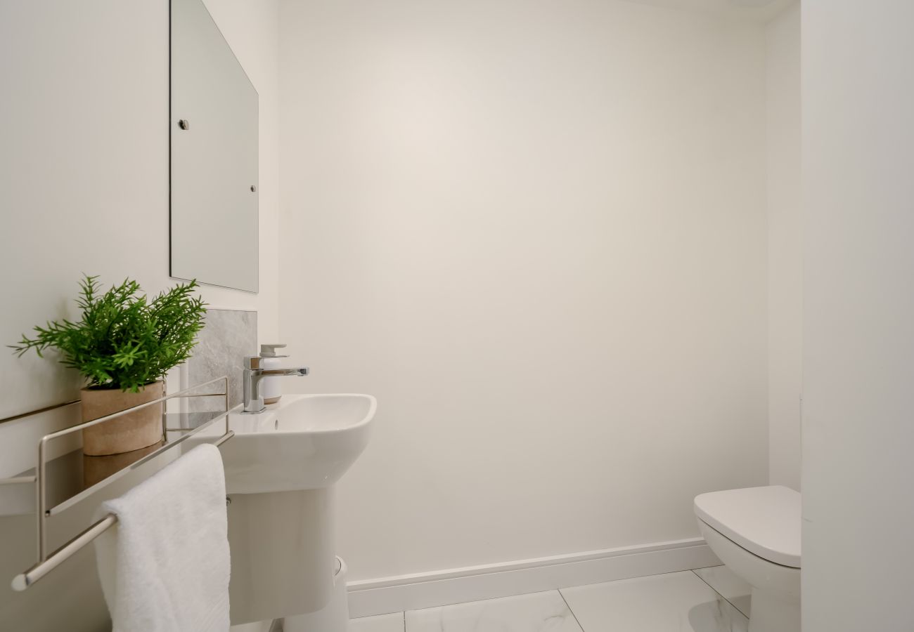 House in Dalkeith - Heather Way Cosy 4 Bedroom House - Mayfield, Dalkeith