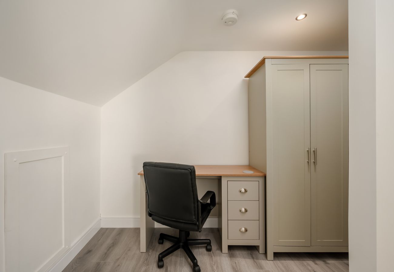 House in Dalkeith - Heather Way Cosy 4 Bedroom House - Mayfield, Dalkeith