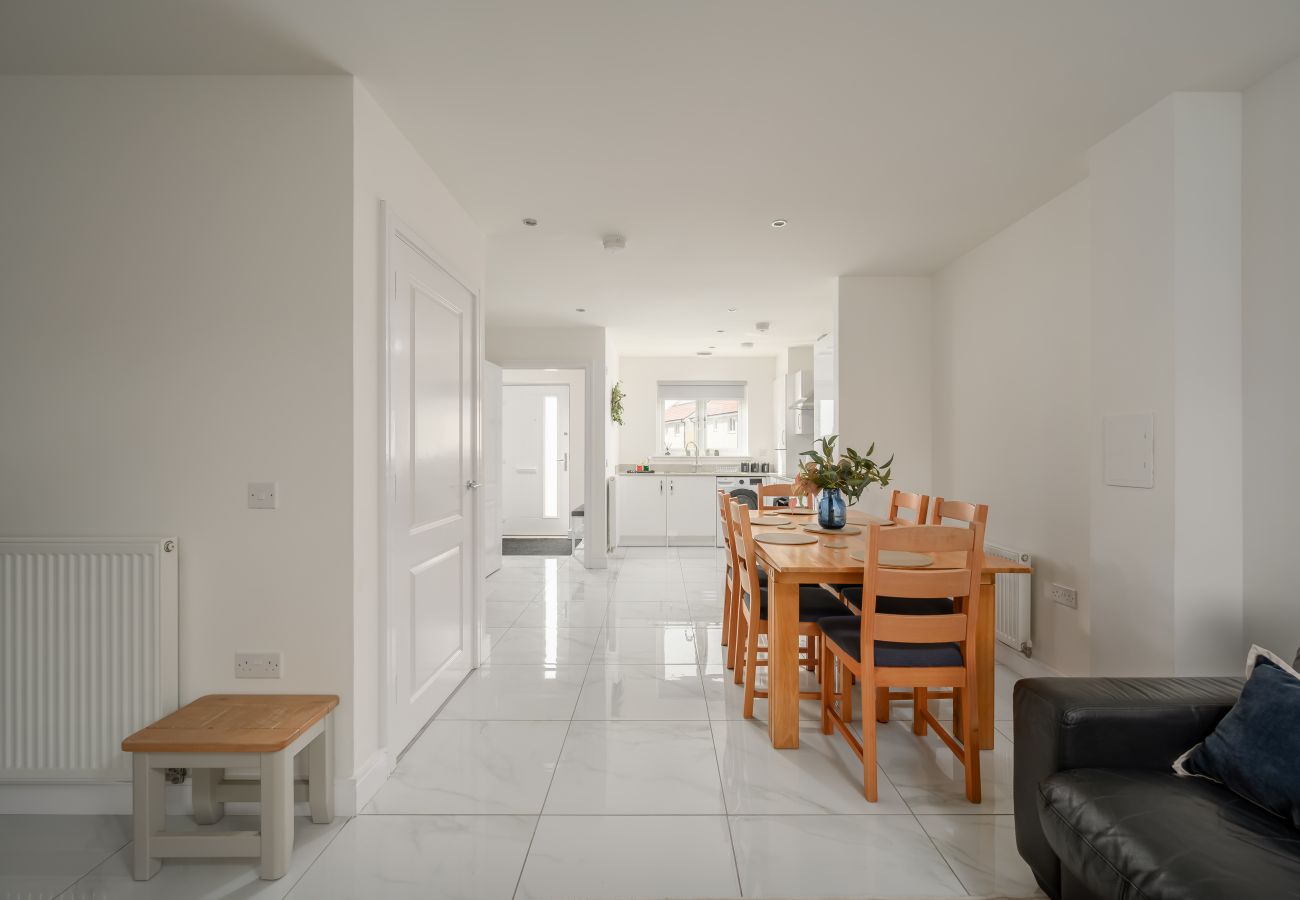 House in Dalkeith - Heather Way Cosy 4 Bedroom House - Mayfield, Dalkeith